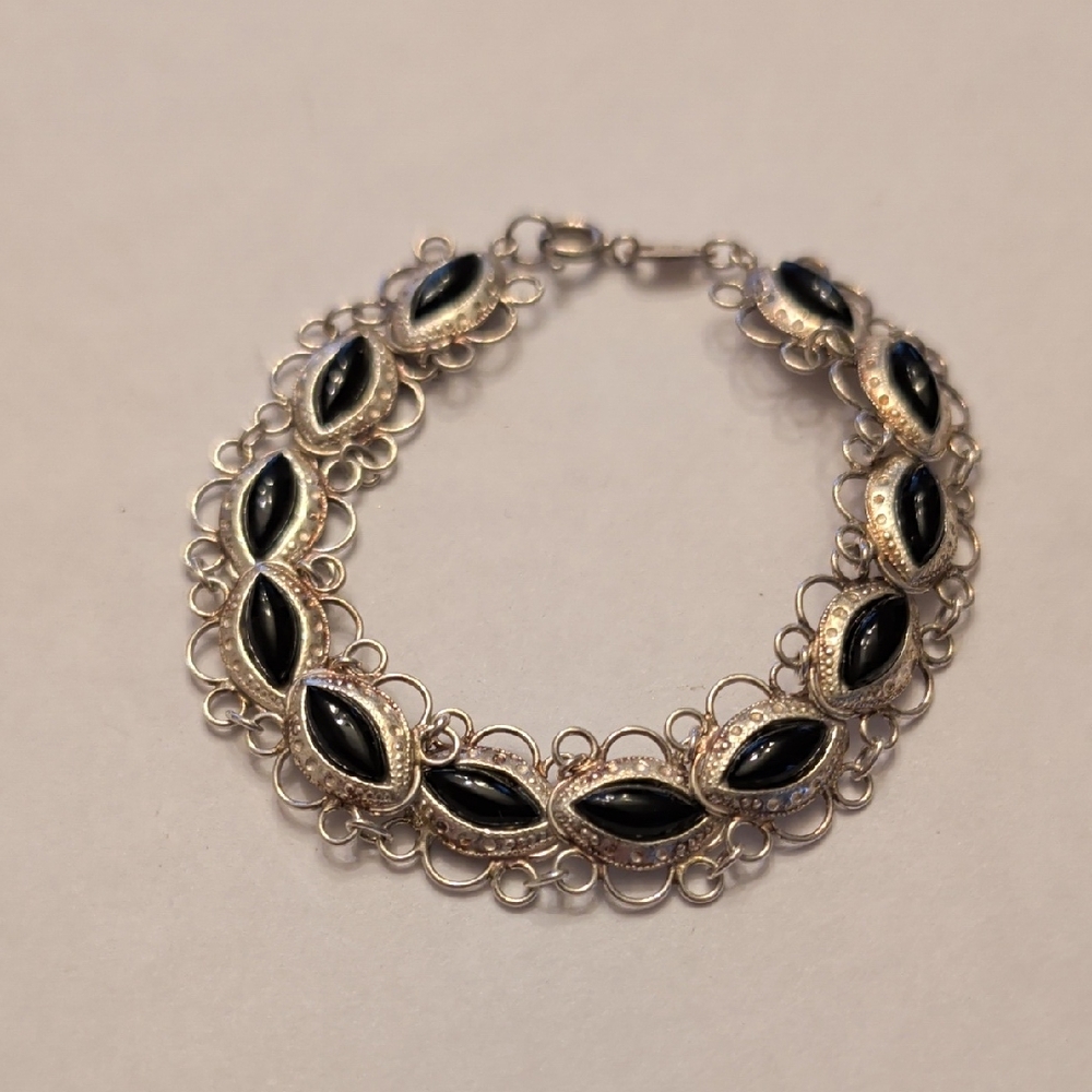 Vintage Sterling Silver Filigree Onix Bracelet